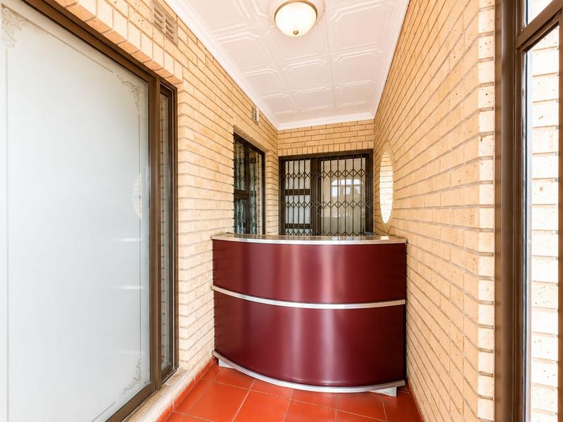 To Let Commercial Property for Rent in Southernwood Eastern Cape